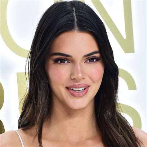 Fans Think Kendall Jenner Looks Like A ‘Young Sophia Loren’ After ...