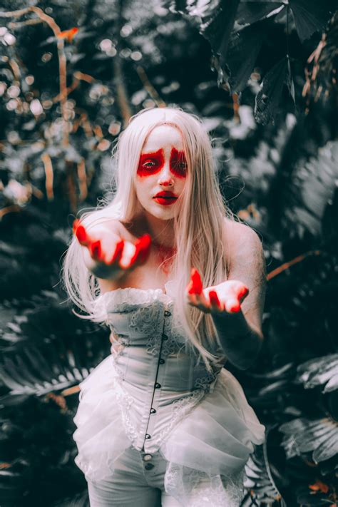 Women+Bending+Over+In+Thong+Bikini Photos, Download The BEST Free Women ...