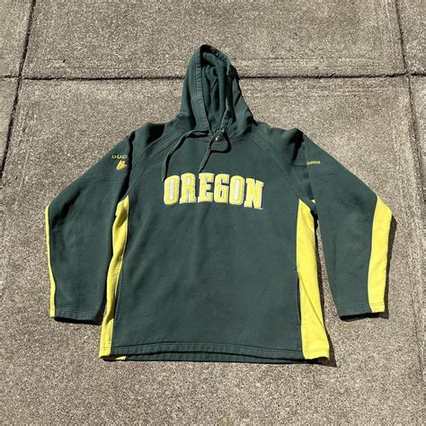 Columbia Oregon Ducks Hoodie Medium Feel free to... - Depop