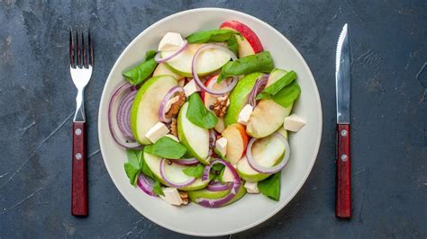 Raw Vs. Cooked Onions: Which Is More Nutritious? | OnlyMyHealth