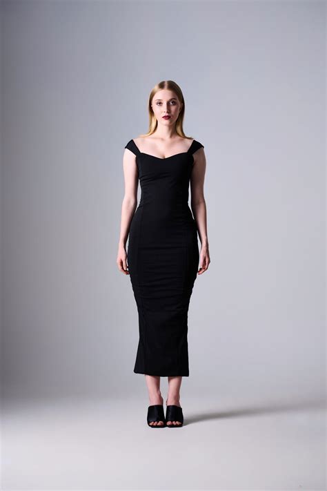 Adela sweetheart Neckline Maxi Dress in Black – OUTCAST