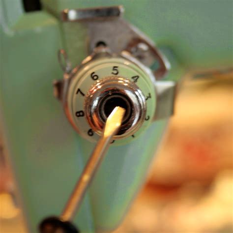 Singer Overlocker Tension Problems 的图像结果