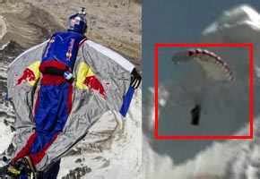 Russian base jumper sets new world record