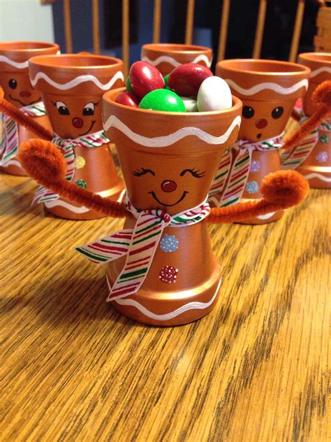 christmas crafts with mini clay pots