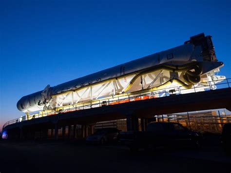 NASA Exploring Space 的图像结果