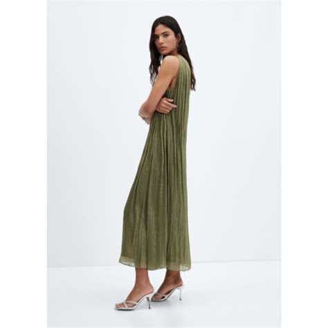 Browse these best Honeymoon dresses for a prefect vacation look