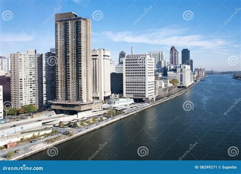 Manhattan - East River and Roosevelt Island Stock Image - Image of ...