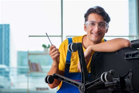 How to Fix Computer Chair 的图像结果