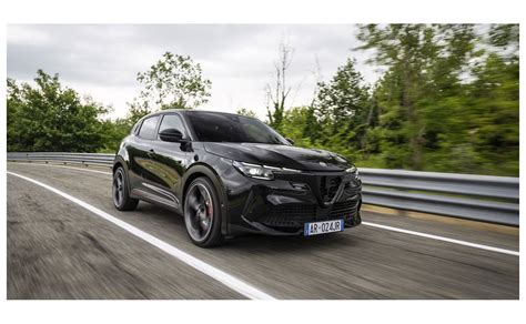 Les ingénieurs d'Alfa Romeo révèlent les secrets de la dynamique de ...