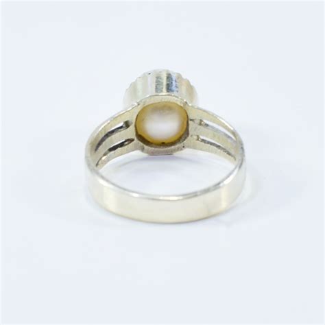 Moti Ring is best way to increase concentration power and mental strength.