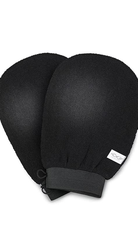 Exfoliating Gloves Are The Key To Get Smooth Baby-Soft Skin | Grazia India