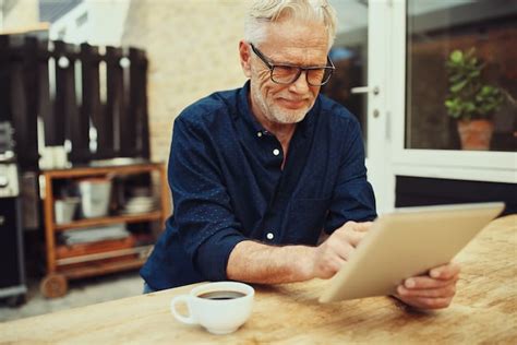 Les Québécois demeurent «branchés» jusqu'à 65 ans