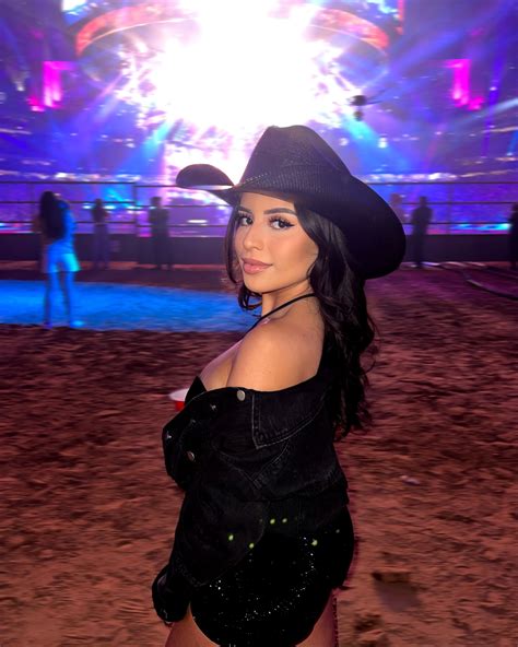 Samira (@samiravalentinaa) • Instagram photos and videos