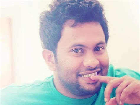 Aju Varghese-Shaan Rahman break into song | Malayalam Movie News ...