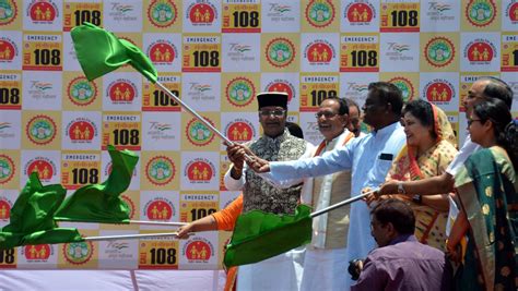 Bhopal: CM Chouhan flags off 2052 Sanjeevani ambulances, launches App