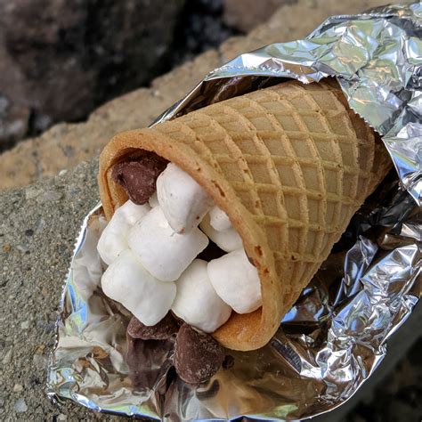 Low Calorie Ice Cream Cone S'mores - Health Beet