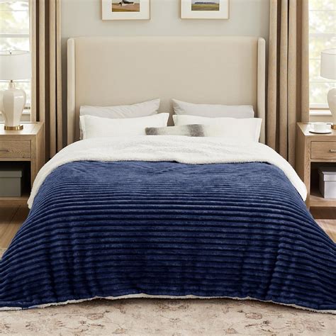 Amazon.com: Bedsure Sherpa Blanket Queen Size for Bed - Super Soft ...
