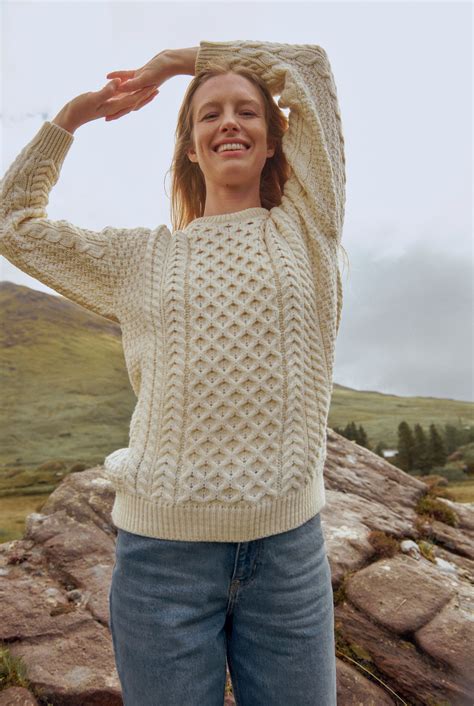 Aran Wool Womens Sweater | Cream | Aran Woollen Mills