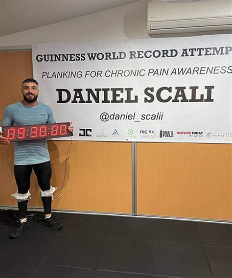Australian Man Smashed Longest Plank Record