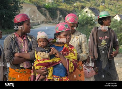 People in Madagascar 的图像结果