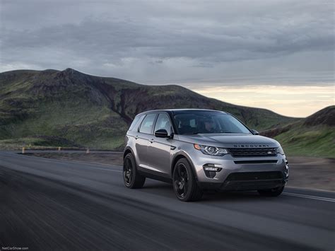 Land Rover Discovery Sport (2015) - picture 28 of 131
