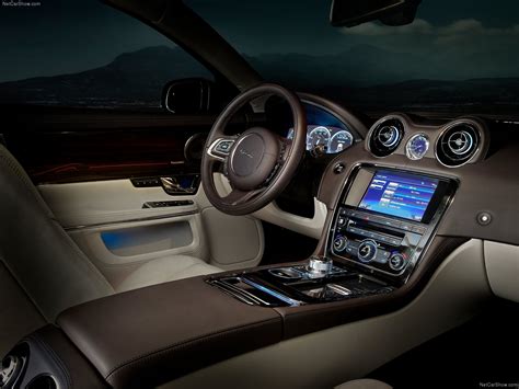 Jaguar XJ (2012) - pictures, information & specs