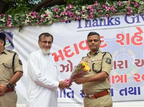 After the completion of the rath yatra in Ahmedabad, the police honored ...