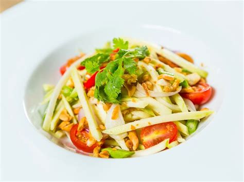 Thai Green Mango Salad with Dried Shrimps | Bosch Home Appliances