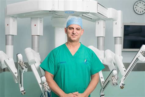 Afirman David Samadi colocó a Santiago en el top de la cirugía robótica