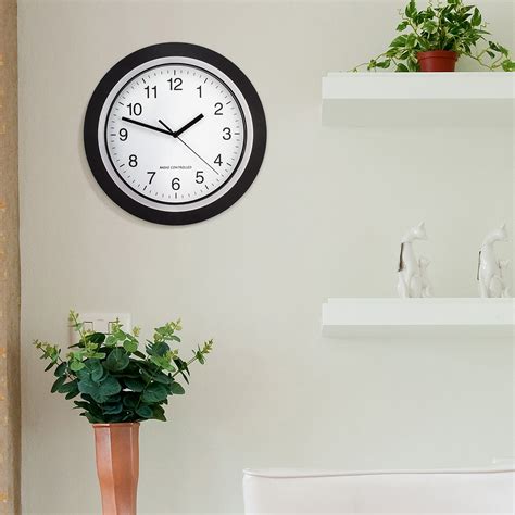 W85961 Analog Atomic Wall Clock – La Crosse Technology