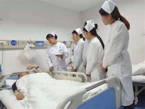 实践与关怀并存，我们在路上——陕西省人民医院老年病科社会实践教学-西安培华学院-医学院