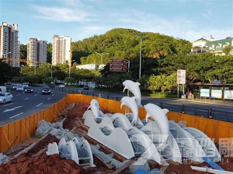 海南三亚白色不锈钢海豚雕塑安装完成_咨询15015845925-站酷ZCOOL