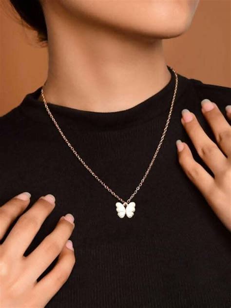 Pinapes Beautiful Butterfly Pendant Necklace (GOLD)(Pack of 2) – HalfPe