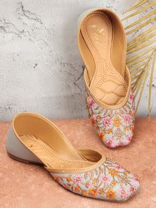 Punjabi Jutti - Buy Punjabi Jutti online at Best Prices in India ...