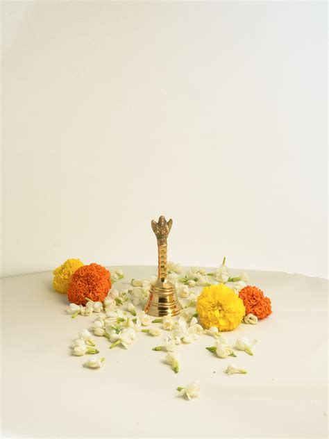 BRASS GARUDA GHANTI – Tijori