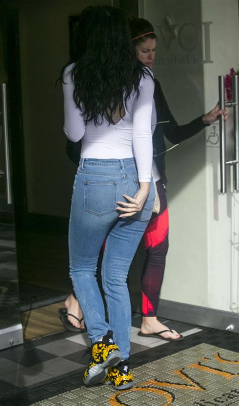 Kylie Jenner Booty in Jeans - Calabasas, LA 12/22/2015 • CelebMafia