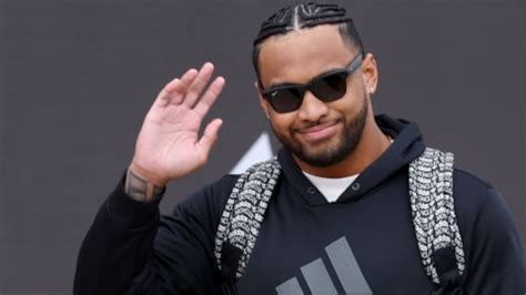 Tua Tagovailoa taking ‘3 Little Birds’ attitude on contract - al.com