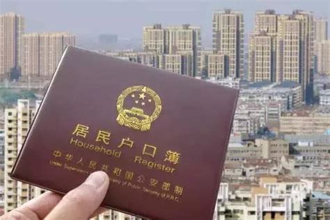海外中国公民护照政策大调整：换领新护照不再要求在国外定居|界面新闻 · 中国