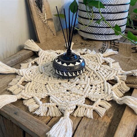 DIY Macrame Table Tutorial 的图像结果