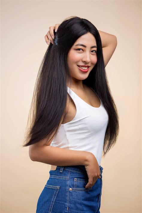 Lace Front Wavy Wig Online | Human Hair Wigs by Diva Divine | Buy Now