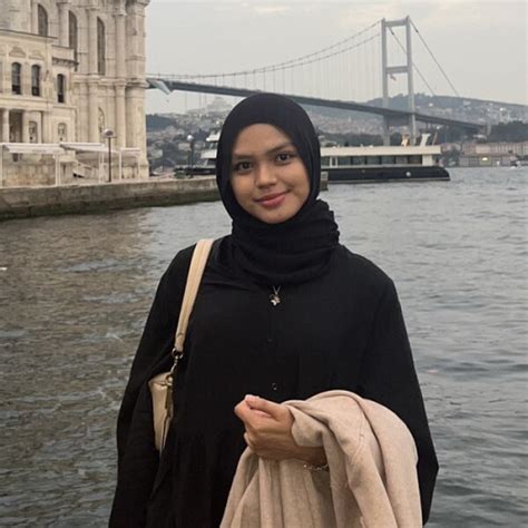 Irdina - English teacher - ₹531/h