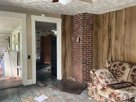 Circa 1825 Maine Fixer Upper on 2.15 Acres Under $100K | Old Houses ...