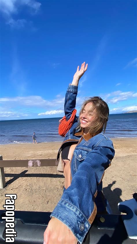 Sydney Sweeney Nude Leaks - Photo #5375015 - Fapopedia