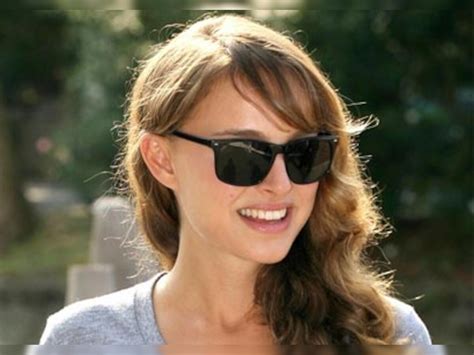No problems with dad over 'Black Swan' lesbian role: Natalie Portman