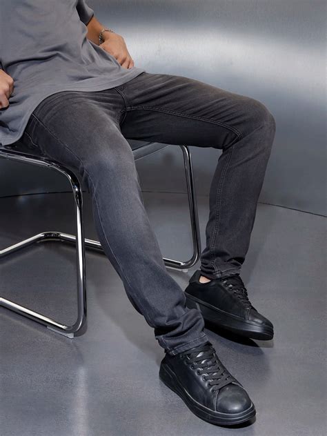 Men's Slim Fit Denim jeans | Black – Wrogn