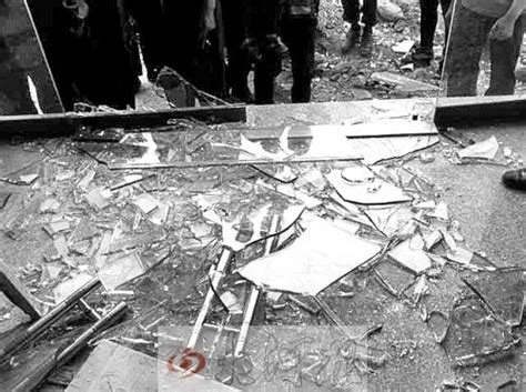 河南工地爆炸致15人伤 80米外居民楼玻璃全碎|爆炸|玻璃|工地_新浪新闻