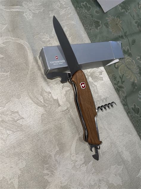 Victorinox Rangerwood 55 Walnut - Big Swiss Army Knife - Multiple ...