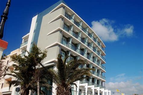 WATER'S EDGE (Birzebbuga) - Hotel Reviews, Photos, Rate Comparison ...