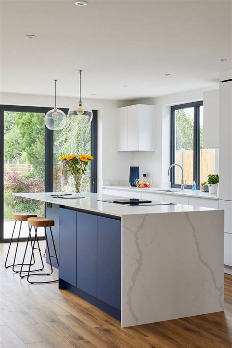 Waterfall island kitchen - hromdead