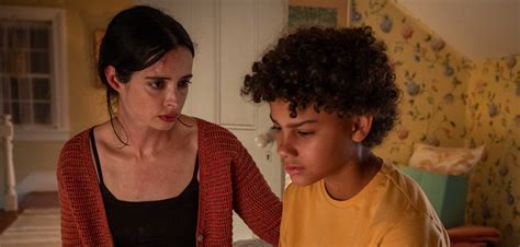 Did Krysten Ritter Learn Sign Language for Orphan Black Echoes? Does ...